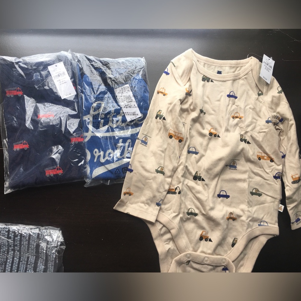 NWT Lot Of 3 Gap Organic Cotton 18-24 Mon Bodysuits Fire Trucks Cars Little Bro